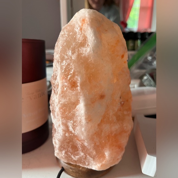 Himalayan Salt Lamp - Picture 1 of 1